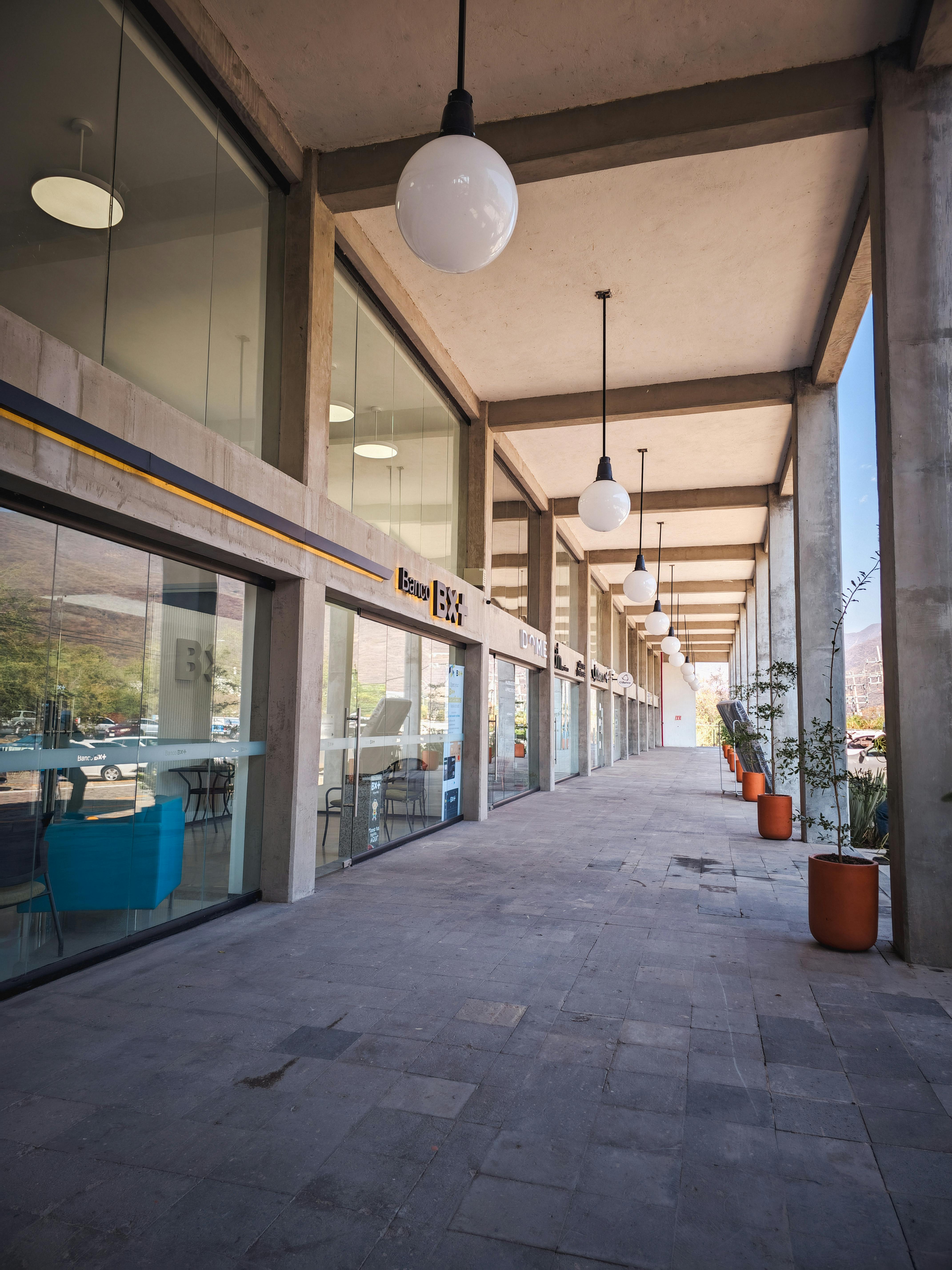 Local comercial — espacio estratégico para tu negocio en La Comarca Lagunera y Querétaro